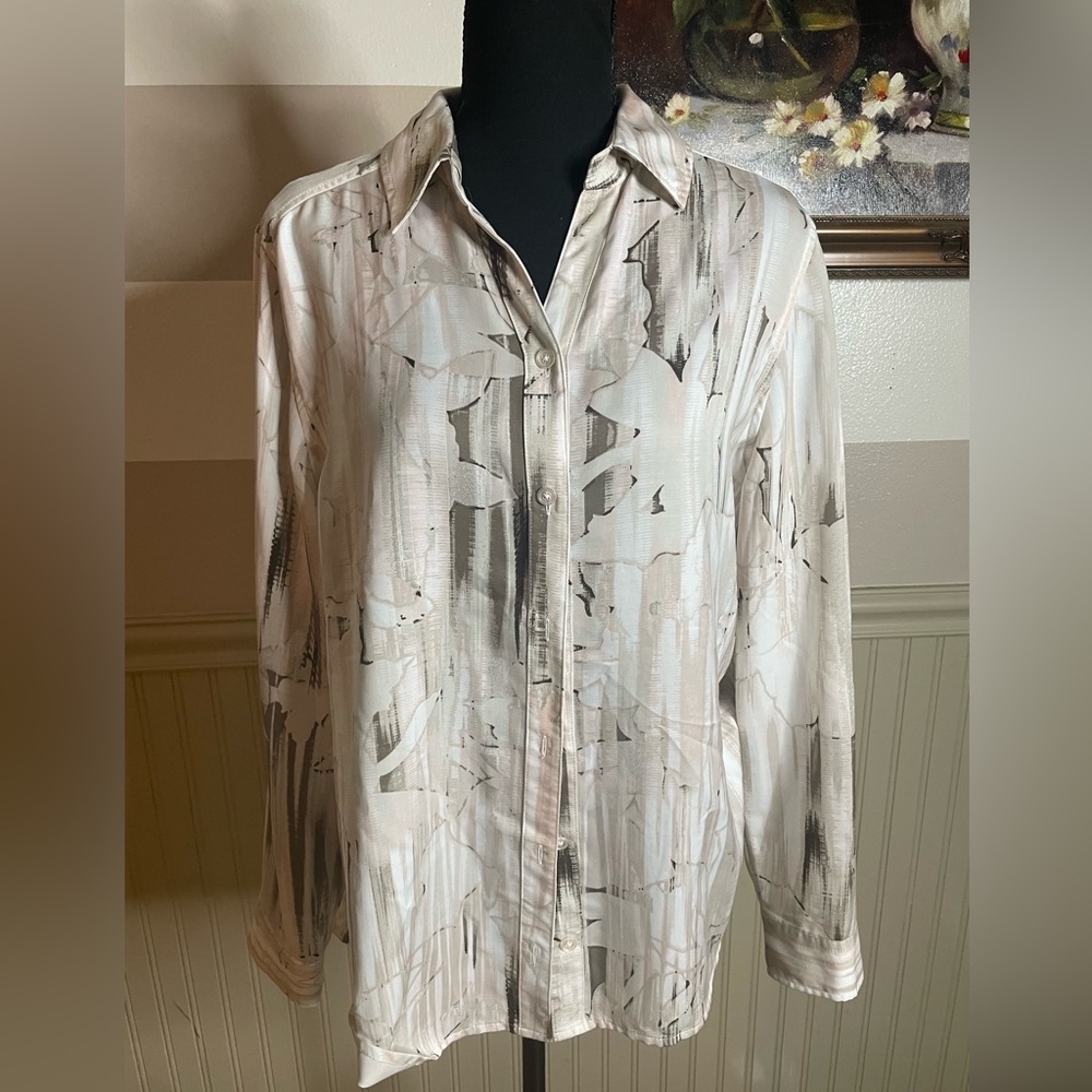 Chico's Neutral white & Grey Abstract-Print Button Front Blouse